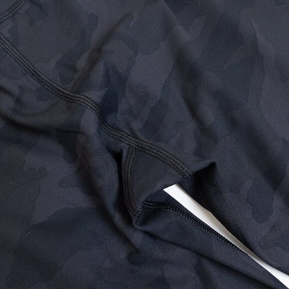 Vuori Daily Legging Black Camo 7/8 Length BreatheInterlock™ - Picture 9 of 13